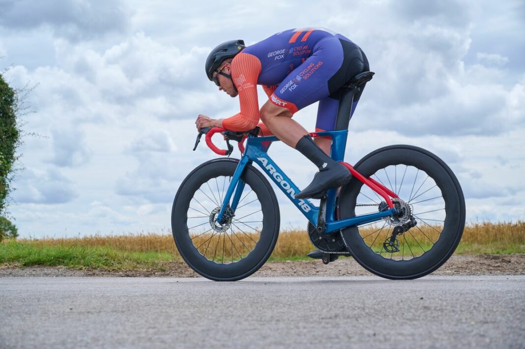 Nuevas reglas, no hay problema, dice el campeón de ciclismo de carretera TT que promete seguir superando los límites
