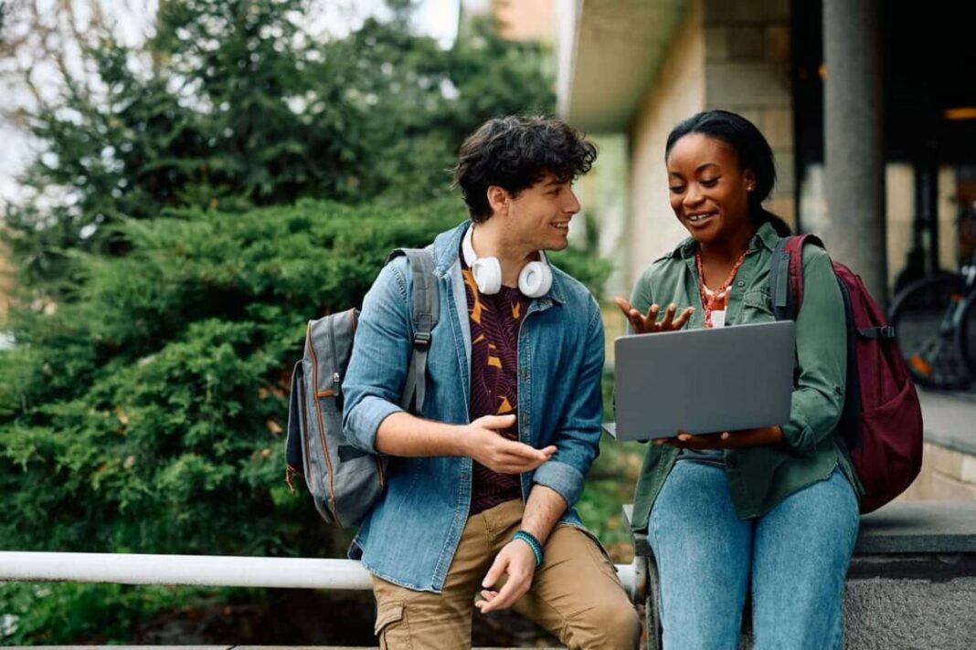 Nuevas reglas para transferir escuelas como estudiante internacional en Canadá
