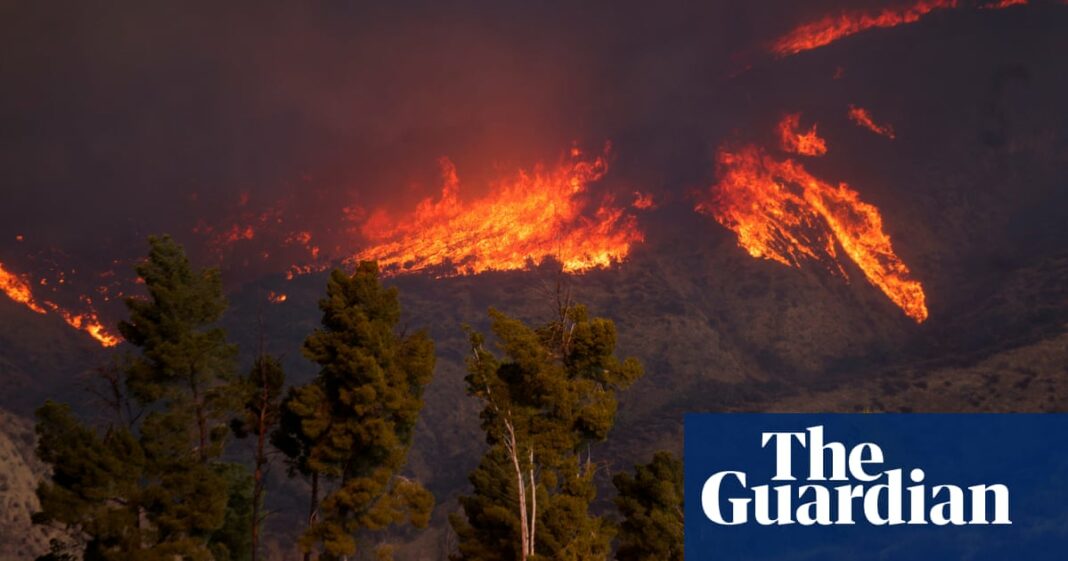 Nuevo incendio en California provoca evacuaciones mientras los residentes soportan vientos peligrosos
