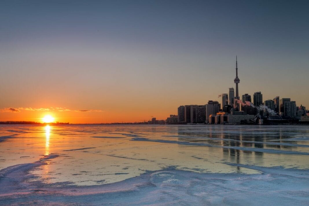 Ontario lanza una nueva vía piloto hacia la residencia permanente en Canadá
