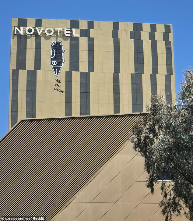 Un Novotel en Melbourne se ha convertido en la última víctima de una nueva tendencia del graffiti (en la foto)