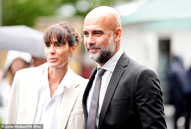 Pep Guardiola habría roto con su esposa Cristina Serra después de 30 años juntos.