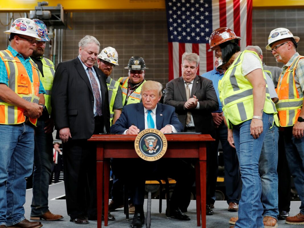 'Perforaremos, cariño, perforaremos': por qué Trump quiere que Estados Unidos salga del acuerdo climático de París
