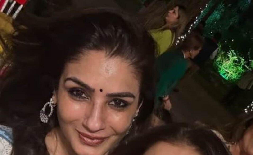 Raveena Tandon y Bhagyashree celebran <i>Lohri</i> Juntos. Ver foto viral
