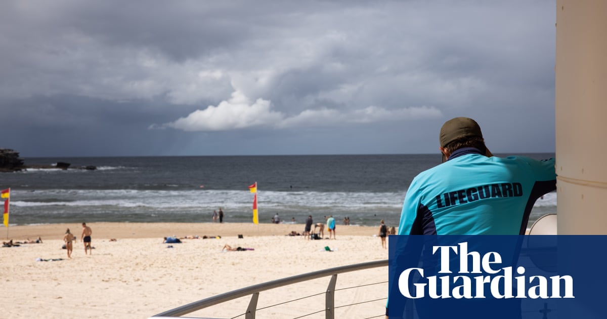 Sydney llega a 40 ° C al mediodía antes de que el cambio fría pudiera ver las temperaturas en picado de 15c
