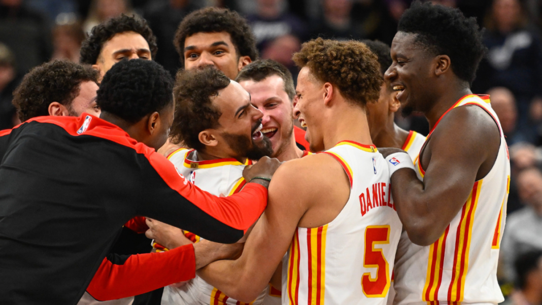 Trae Young de los Hawks hunde al Jazz con un increíble gol ganador en media cancha mientras continúa su temporada de extremos
