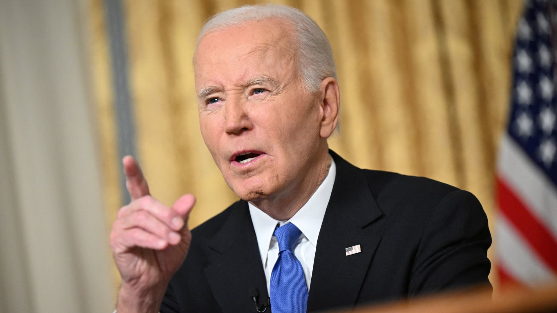 Trazando la economía de Biden: a pesar de todo el crecimiento y el empleo, un presidente profundamente impopular
