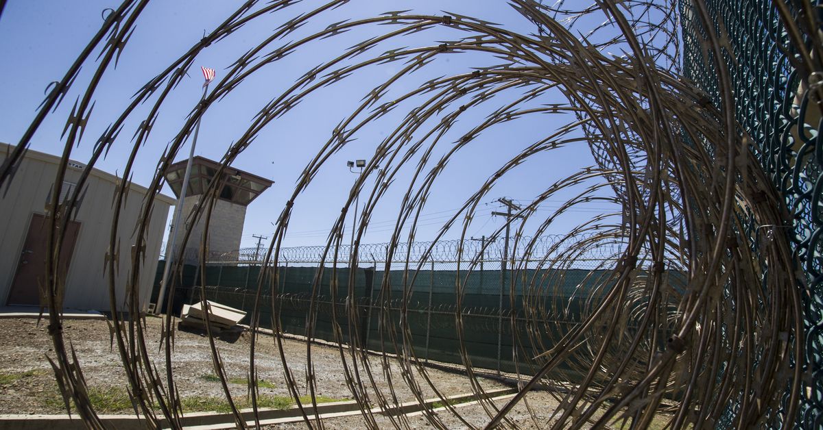 Trump dice que planea enviar migrantes a la bahía de Guantánamo
