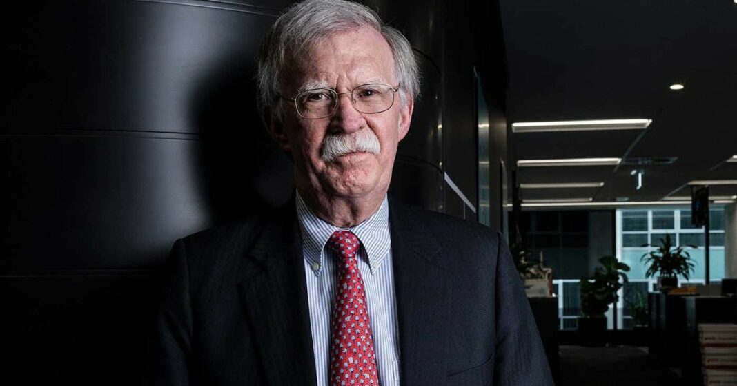 Trump pone fin al equipo de seguridad de John Bolton pocas horas después de asumir el cargo
