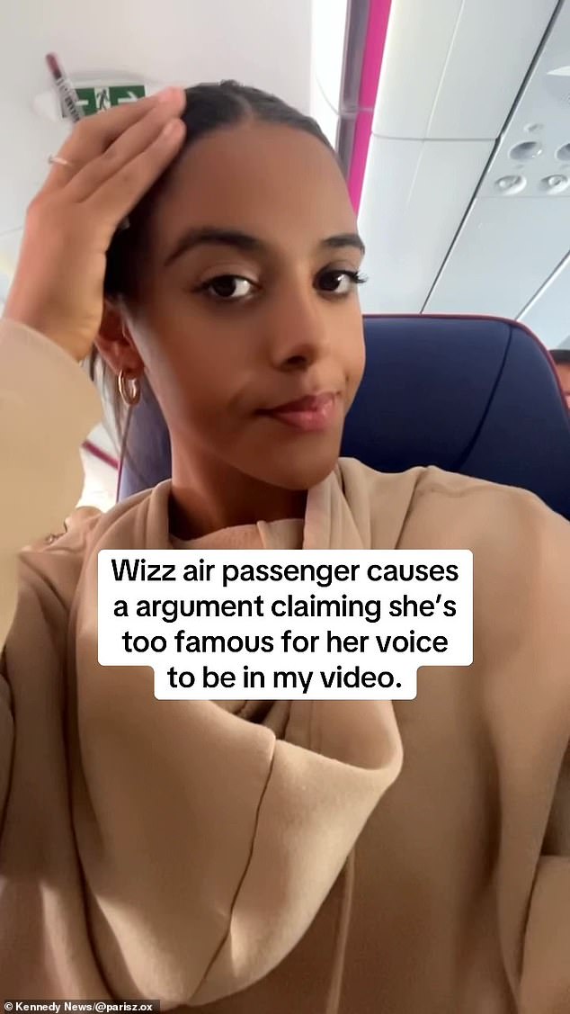 Paris Johnson, de 18 años (en la foto), volaba de Hungría a Londres en un vuelo de WizzAir cuando se vio envuelta en una pelea con un compañero de viaje.