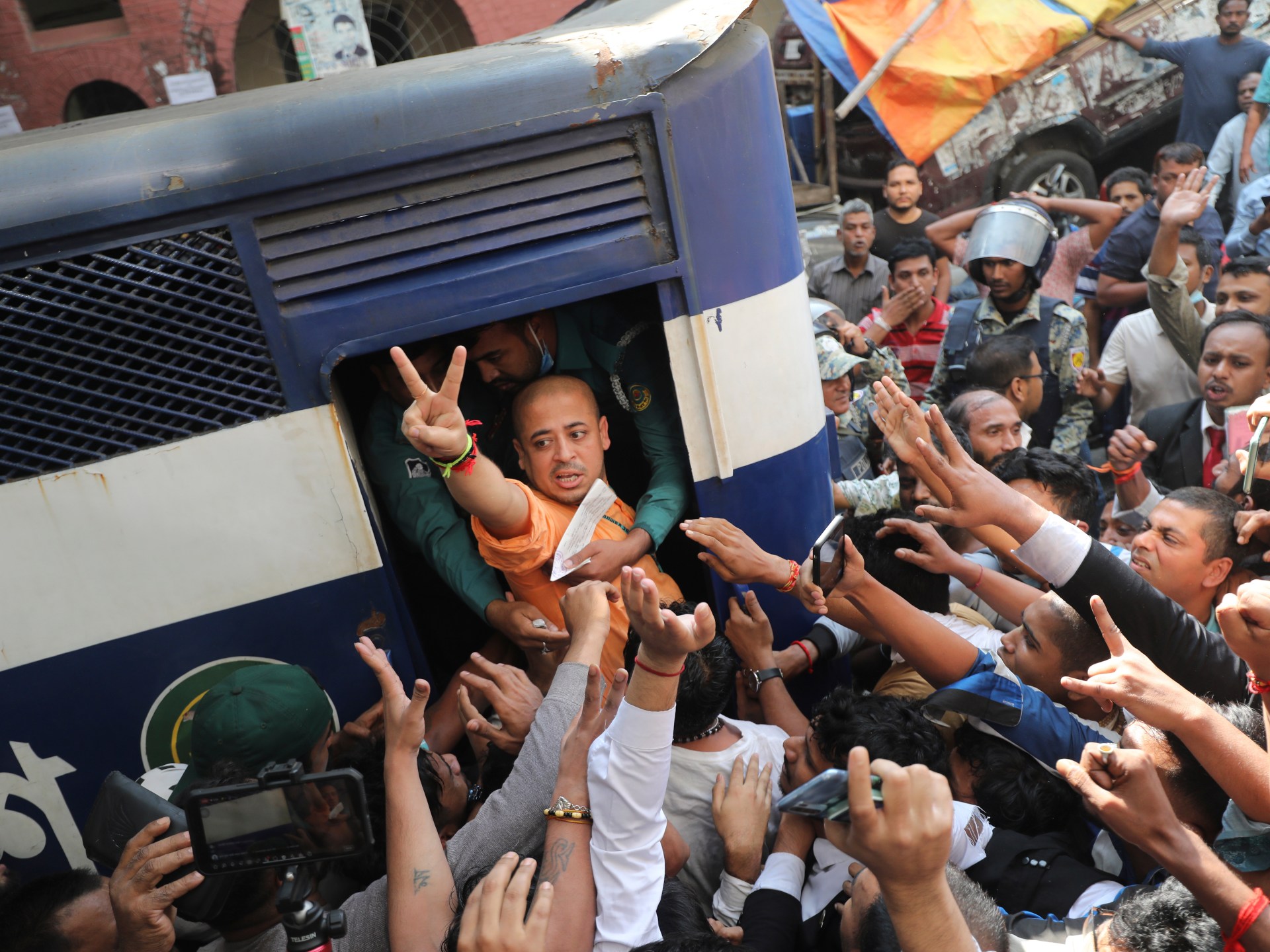 Un tribunal de Bangladesh vuelve a rechazar la libertad bajo fianza para el líder hindú acusado de sedición
