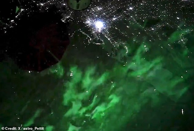 Un astronauta de la NASA ha compartido su impresionante vista aérea de la aurora boreal desde la Estación Espacial Internacional.