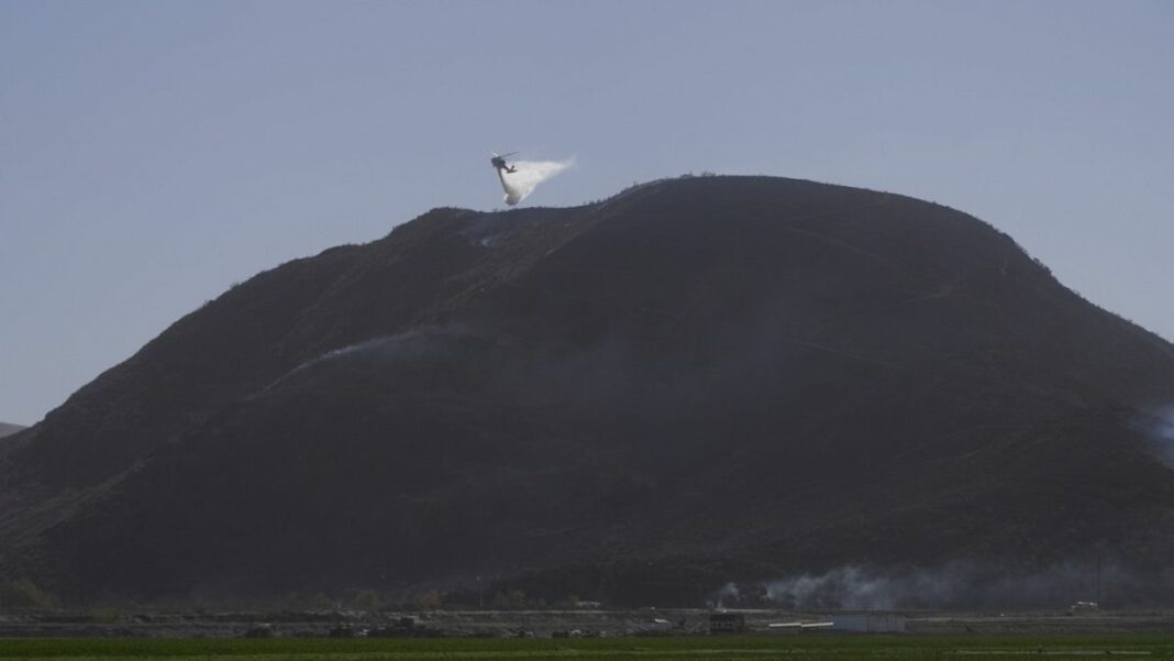 Video. Continúa la batalla contra nuevos incendios forestales en California
