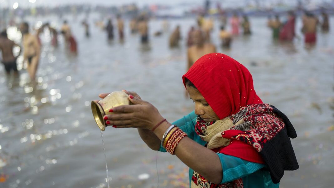 Video. India inicia un festival hindú masivo promocionado como la reunión religiosa más grande del mundo
