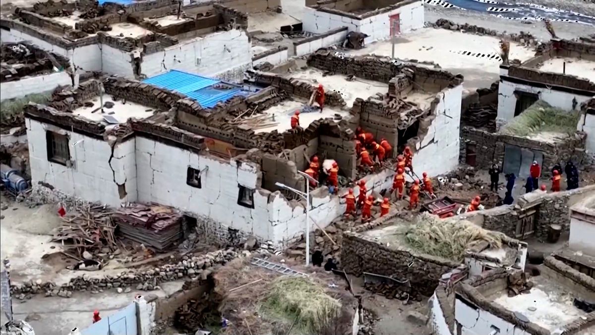 Video. Mortal terremoto golpea el Tíbet mientras los rescatistas continúan la búsqueda
