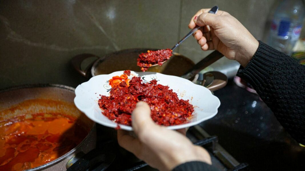 Video. Una muestra de la herencia: cómo la harissa de Túnez se convirtió en una de las favoritas a nivel mundial
