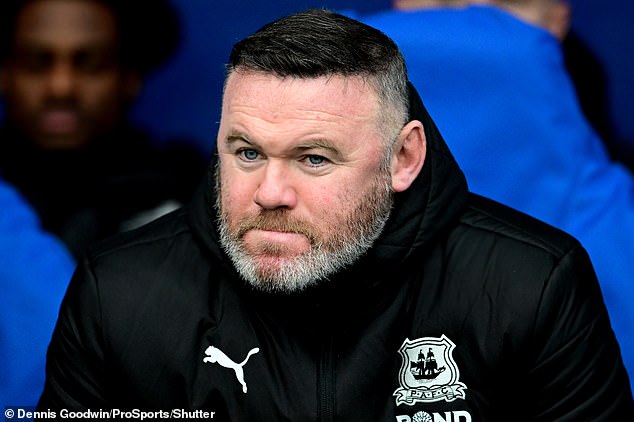 Wayne Rooney dejó su puesto como entrenador del Plymouth siendo el último club del Campeonato