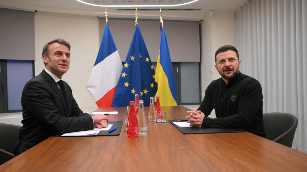 Zelensky dice que discutió con Macron la idea de tropas occidentales en Ucrania
