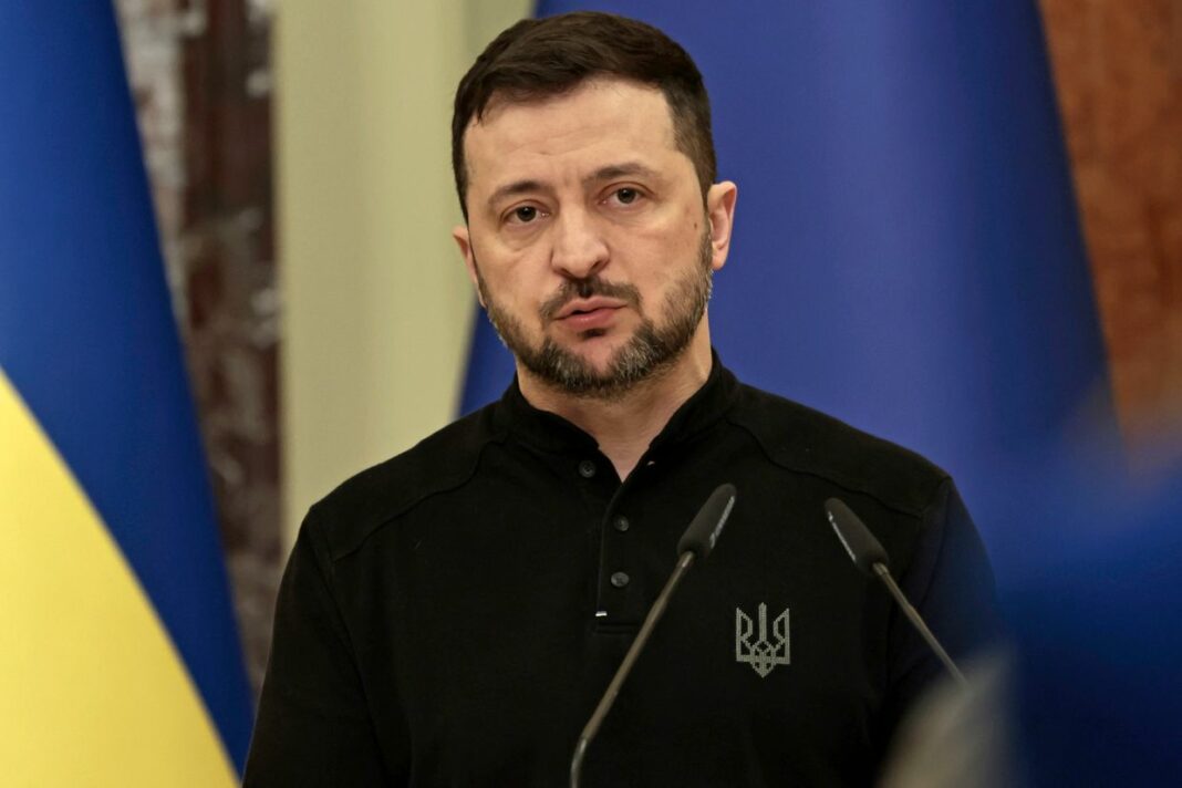 Zelensky dice que equipar tropas tiene prioridad sobre reducir la edad de reclutamiento
