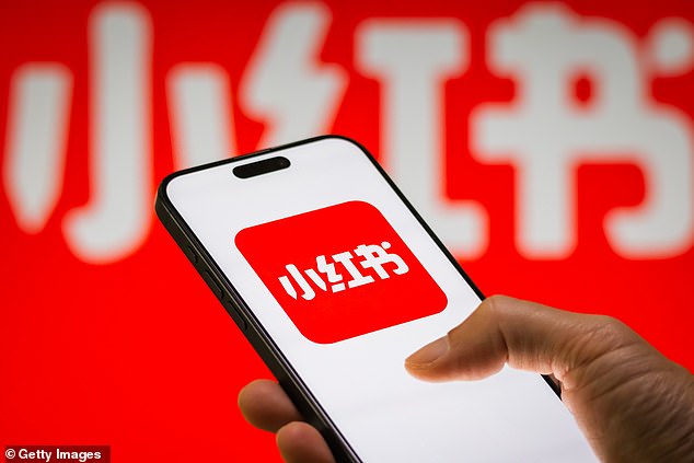 RedNote, también conocida como Xiaohongshu, es una plataforma de redes sociales china que combina elementos de Instagram, TikTok y Pinterest.