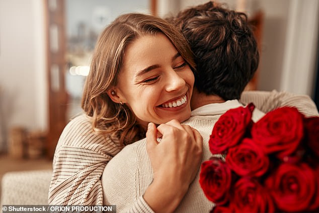 Si bien las flores, con sus abundantes ramos y globos en forma de corazón, quisieran que el mundo crea que todo está rosado, el martes antes de la celebración oficial del romance y el amor se asocia con su opuesto: rupturas (foto de stock)