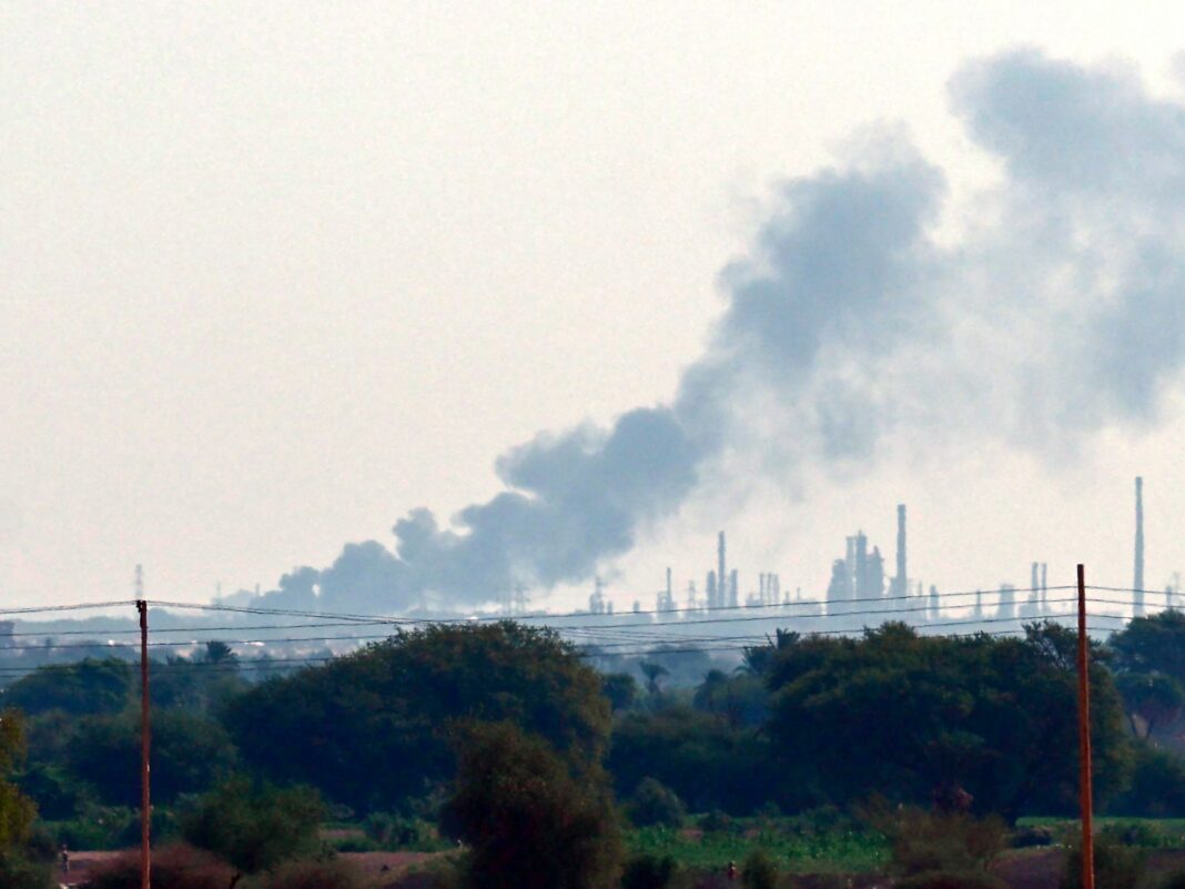 Al menos 56 asesinados como bombardeo, Air ataca al mercado objetivo en Sudán
