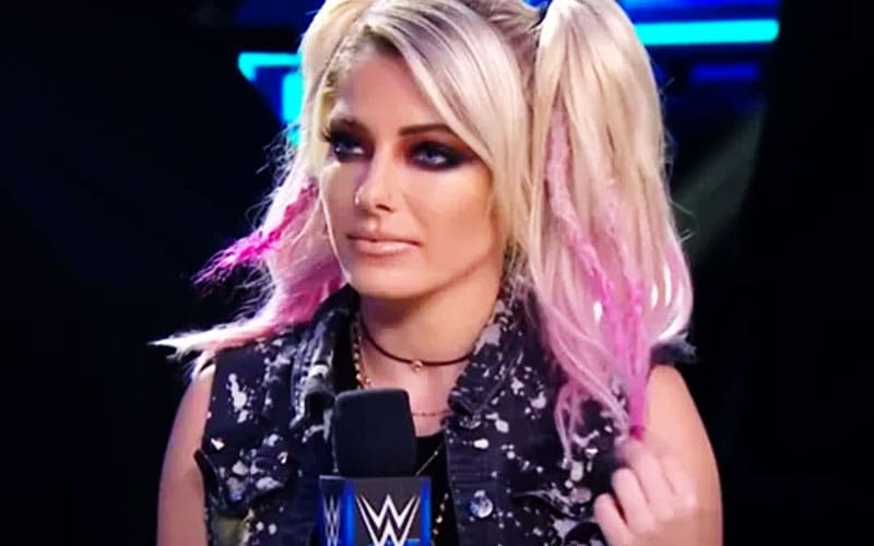 Alexa Bliss rompe su silencio después de que la WWE regrese en 2025 Royal Rumble
