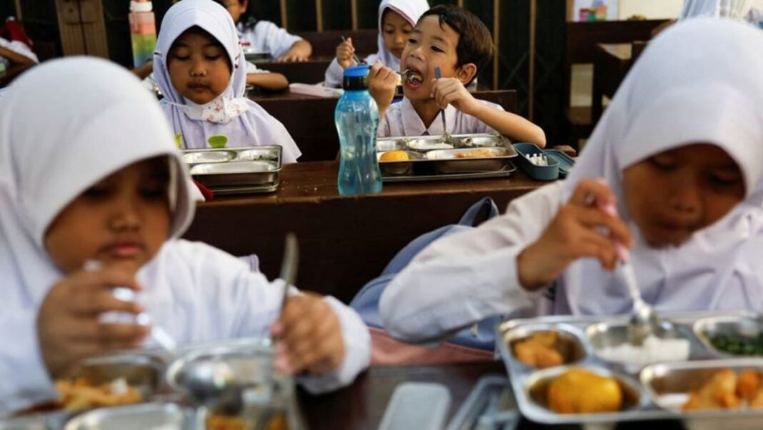 Comentario: Los costos reales del programa de almuerzo escolar gratuito de Indonesia no se pueden ignorar
