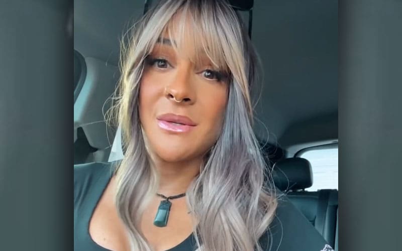 Dakota Kai da una actualización de salud después de la conmoción cerebral
