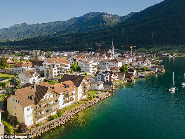 El chef alemán de 46 años trabajó para la pareja rica en Schwyz, Suiza