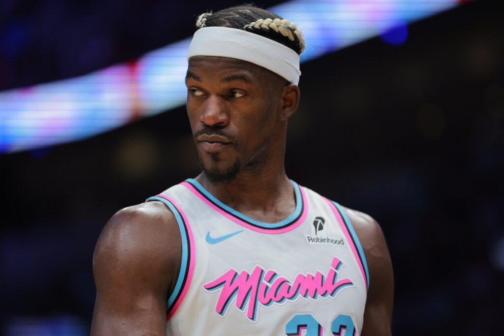 El equipo de la NBA se retira del sorteo de Jimmy Butler después de que Heat Star se niega a firmar la extensión después del posible comercio
