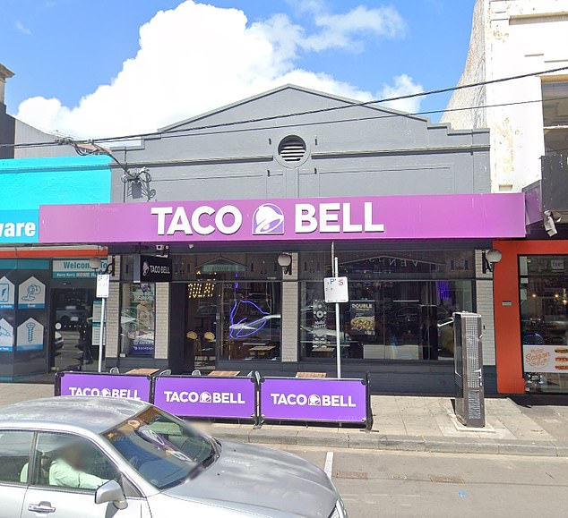 Hombre apuñalado por Stranger en Taco Bell en Chapel St, Melbourne
