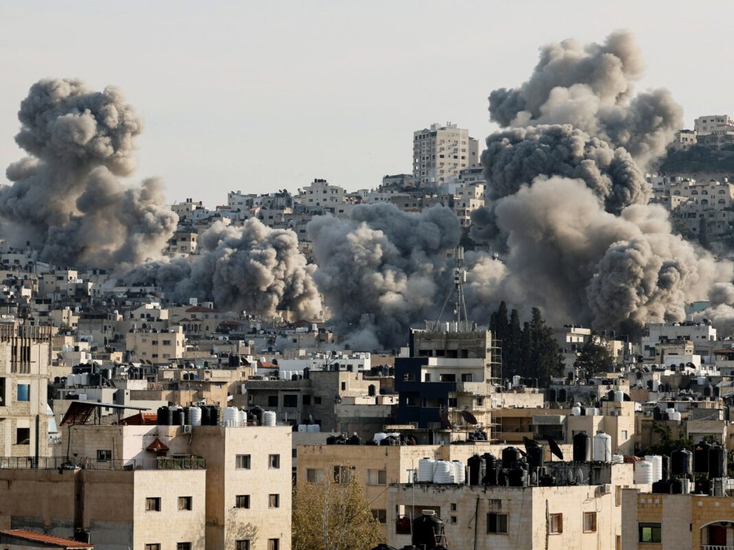 Israel destruye los edificios en Jenin de Cisjordania después de matar al anciano
