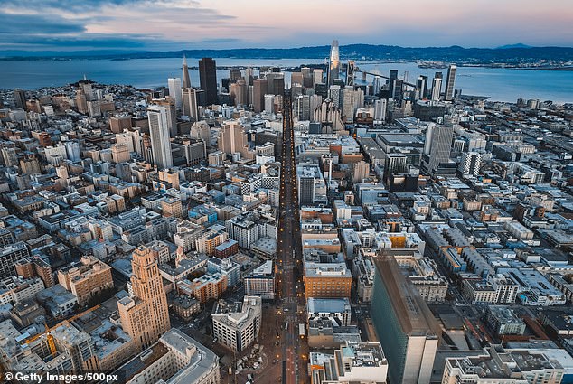 Muchas regiones a lo largo de la costa norteña de California, incluida la ciudad de la bahía con el crimen, parecen estar cambiantes, y hundidos, debido a factores naturales y causados ​​por humanos, un reciente estudio de movimiento publicado por la NASA reveló