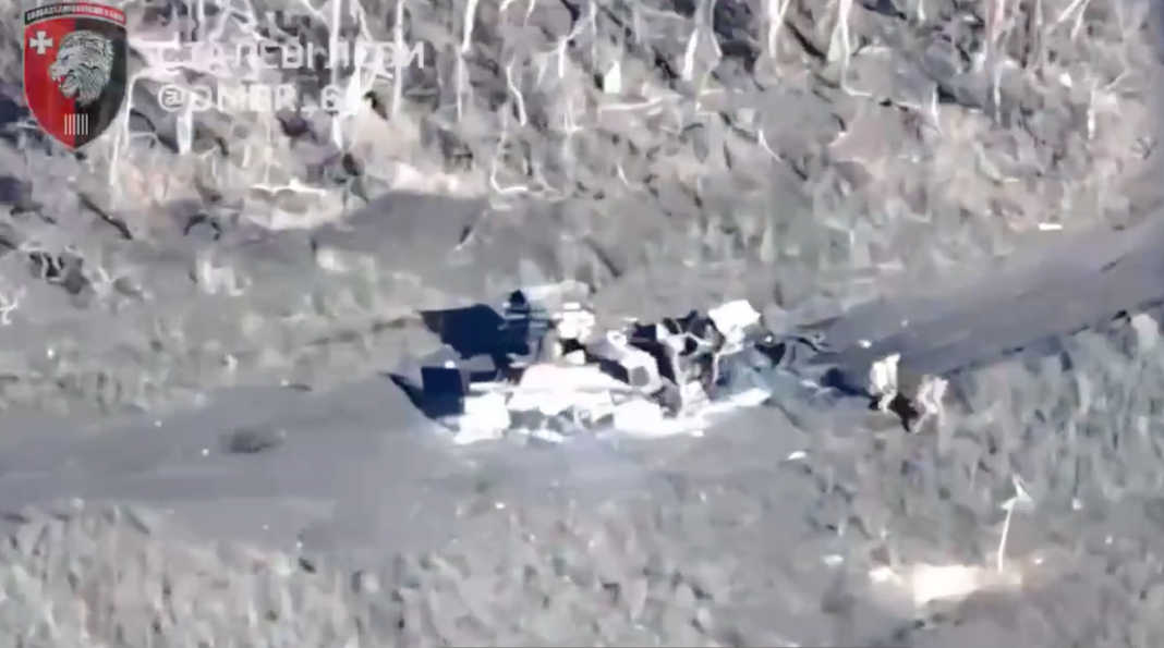 Los drones ucranianos destruyen el lanzador de cohetes ruso Smerch-2 en Donetsk Oblast
