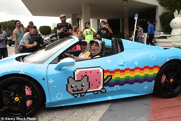 Fine Groovy: DJ Joel Zimmerman recibió una orden de cese y desistimiento para animar a su Ferrari con el meme de Internet de Nyan Cat