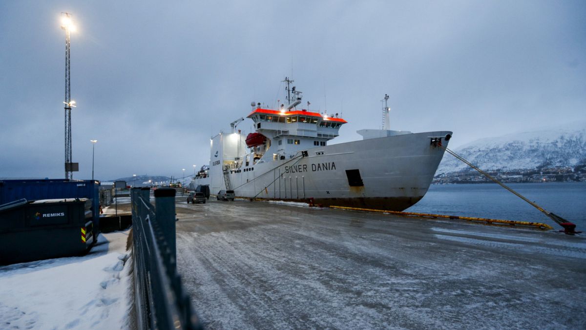 Noruega libera el barco cellado ruso después de la investigación de daños por cable 
