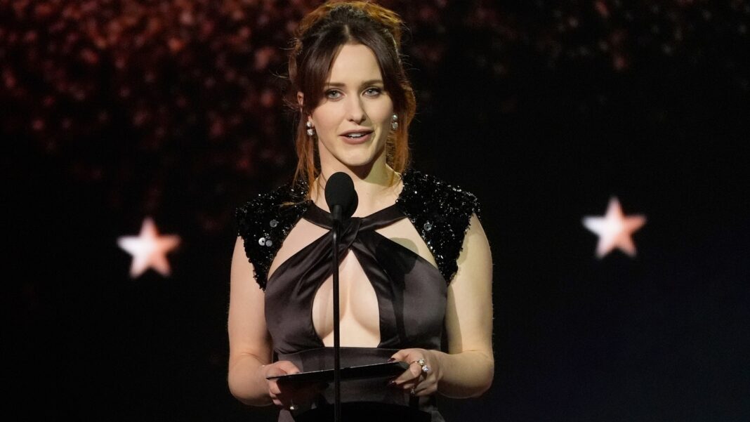 Rachel Brosnahan casi regala spoiler de Superman de James Gunn: 