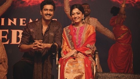 Vicky Kaushal y Rashmika Mandanna promovieron Chhaava en Hyderabad.