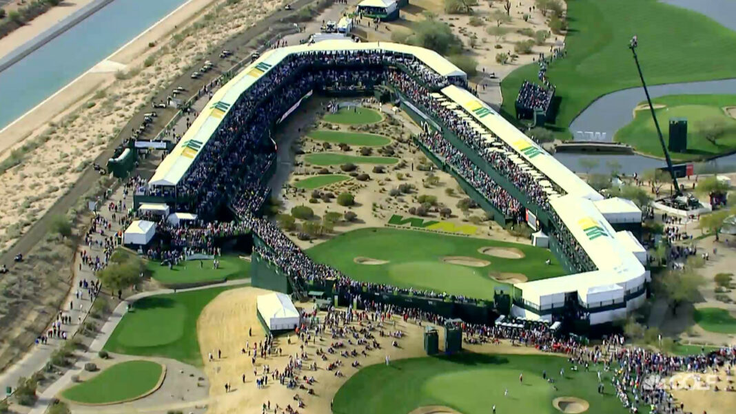 ¿Cuántas personas hay en las gradas el día 16 en TPC Scottsdale y Phoenix Open?
