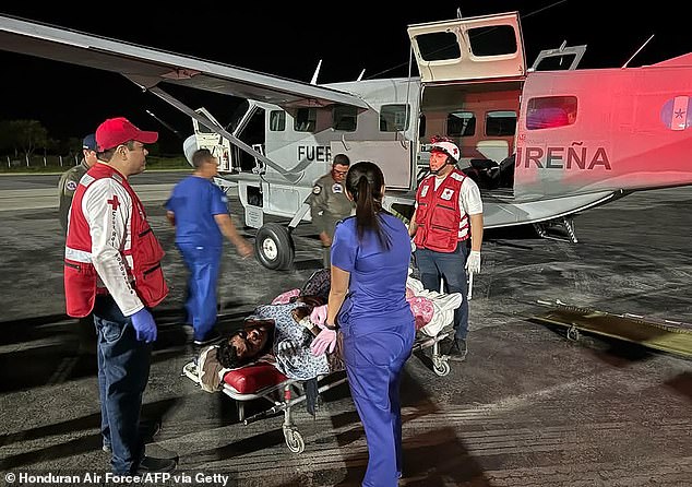 Al menos 12 personas han sido asesinadas después de que un avión jetstream operado por la aerolínea hondureña Lanhsa se sumergió en el mar Caribe