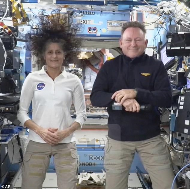 El astronauta de la NASA Butch Wilmore (izquierda) recientemente compartió que fue su fe la que lo ayudó a superar la inesperada estadía en el espacio. Él y su compañera de tripulación Sunita Williams estuvieron atrapados en la Estación Espacial Internacional durante más de nueve meses.