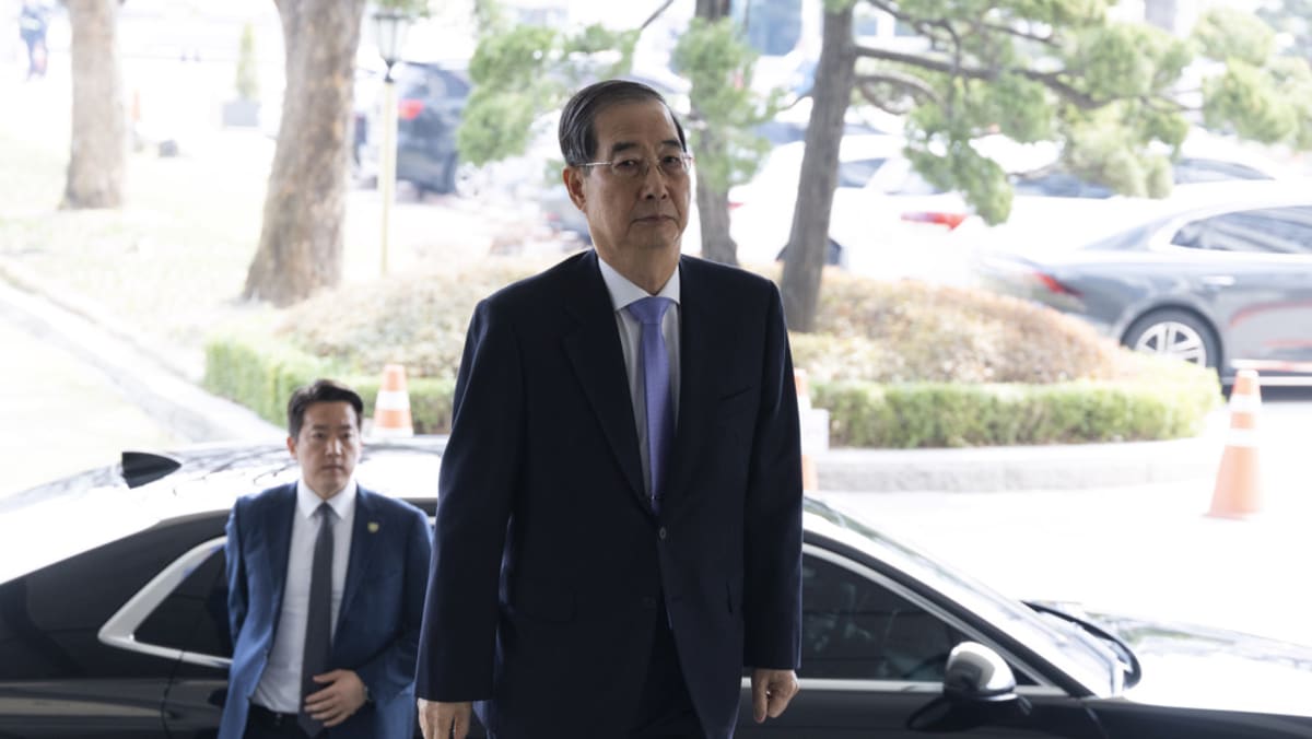 El tribunal de Corea del Sur restablece el primer ministro Han Duck-soo como presidente interino
