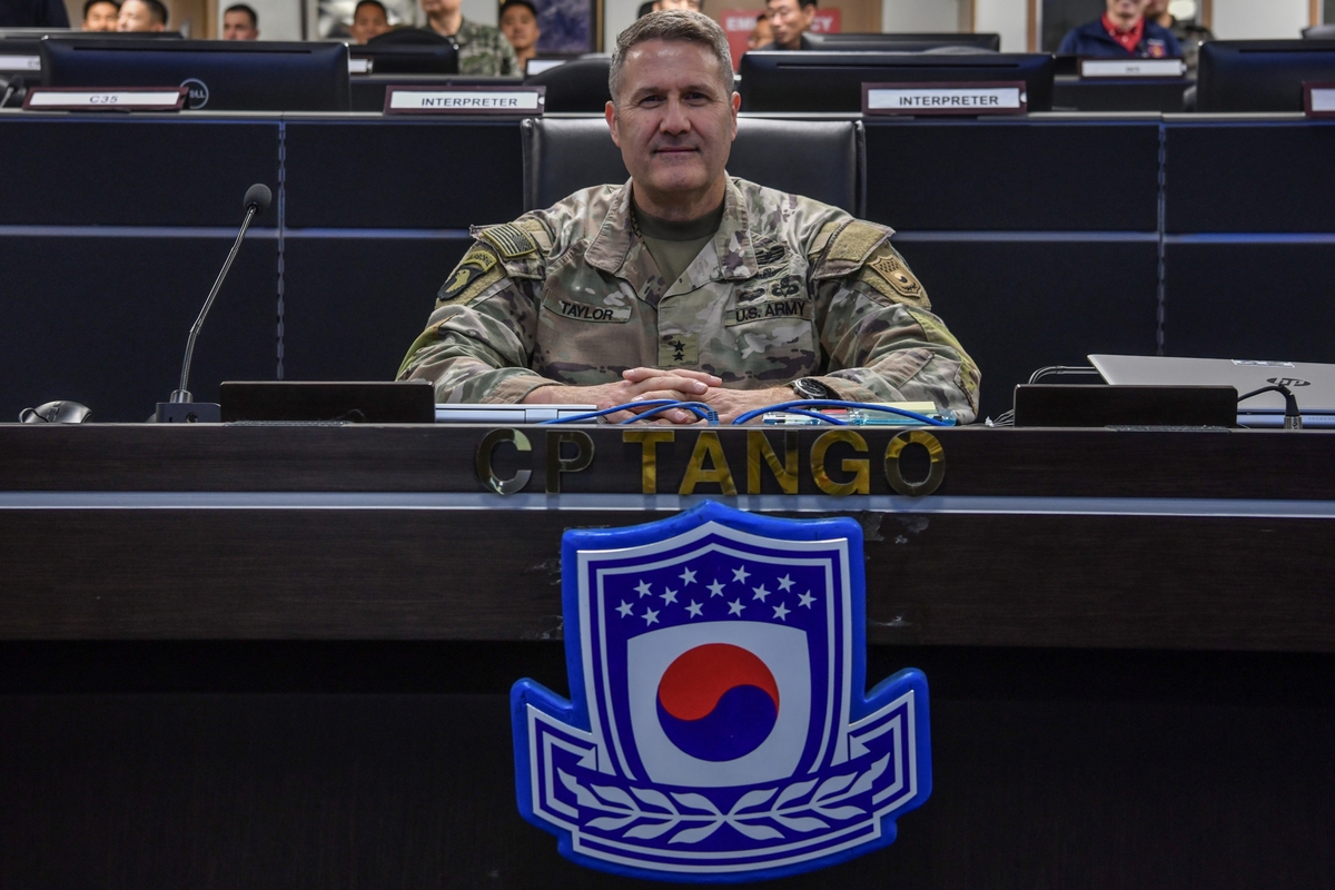 (Yonhap Interview) USFK general vows to maintain &apos;strong, forward-deployed force&apos; in S. Korea