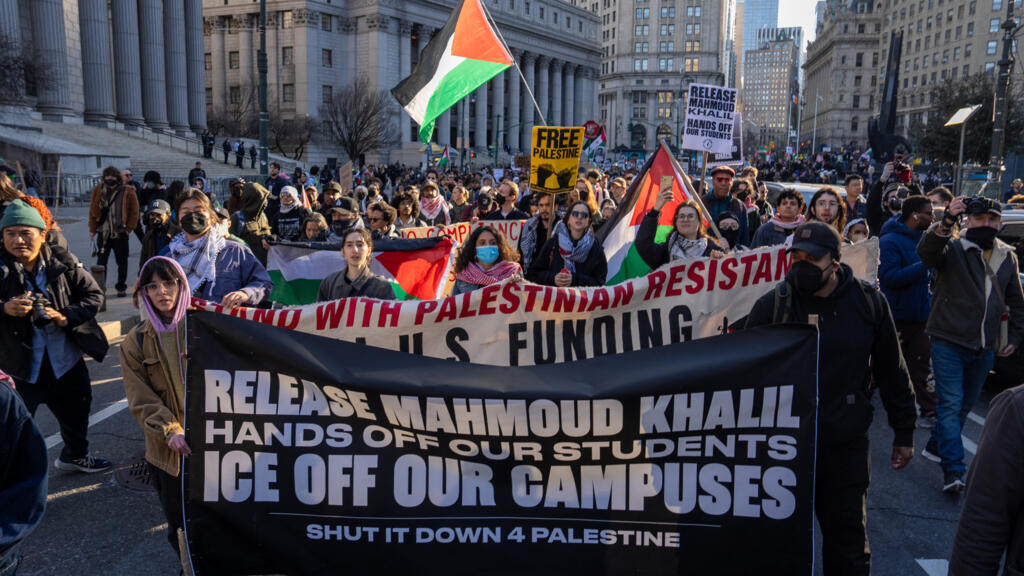 Estados Unidos rechaza el intento de liberar a Mahmoud Khalil mientras las protestas estallan en Nueva York
