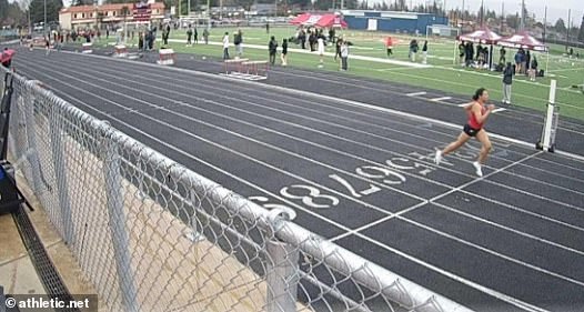 Ada Gallagher ganó los 400 metros femeninos por casi 10 segundos en una reunión en Oregon