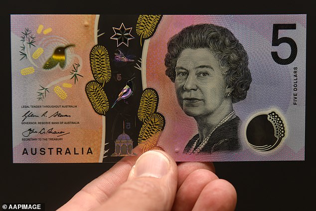 Los australianos compartieron su indignación después de aprender ni al rey Charles ni ningún miembro de la familia real británica aparecerá en el nuevo diseño de la nota de $ 5 de Australia.