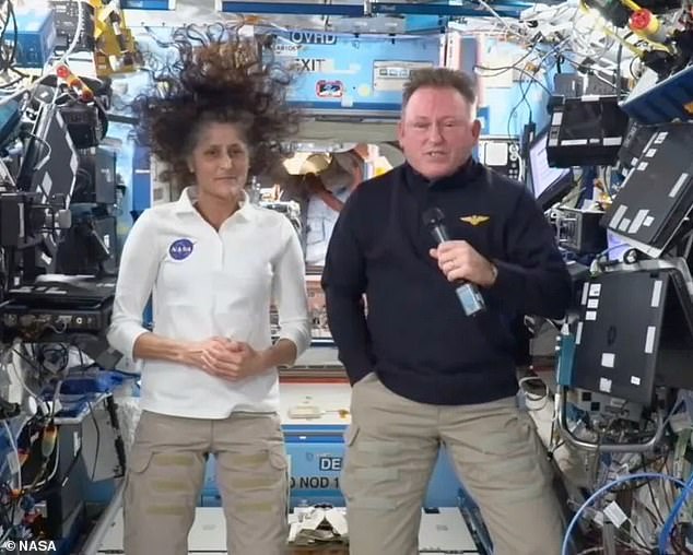 Después de pasar nueve meses en la ISS, los astronautas Sunita Williams (izquierda) y Barry Wilmore (derecha) salpicarán por la costa de Florida aproximadamente a las 5:57 pm ET el martes