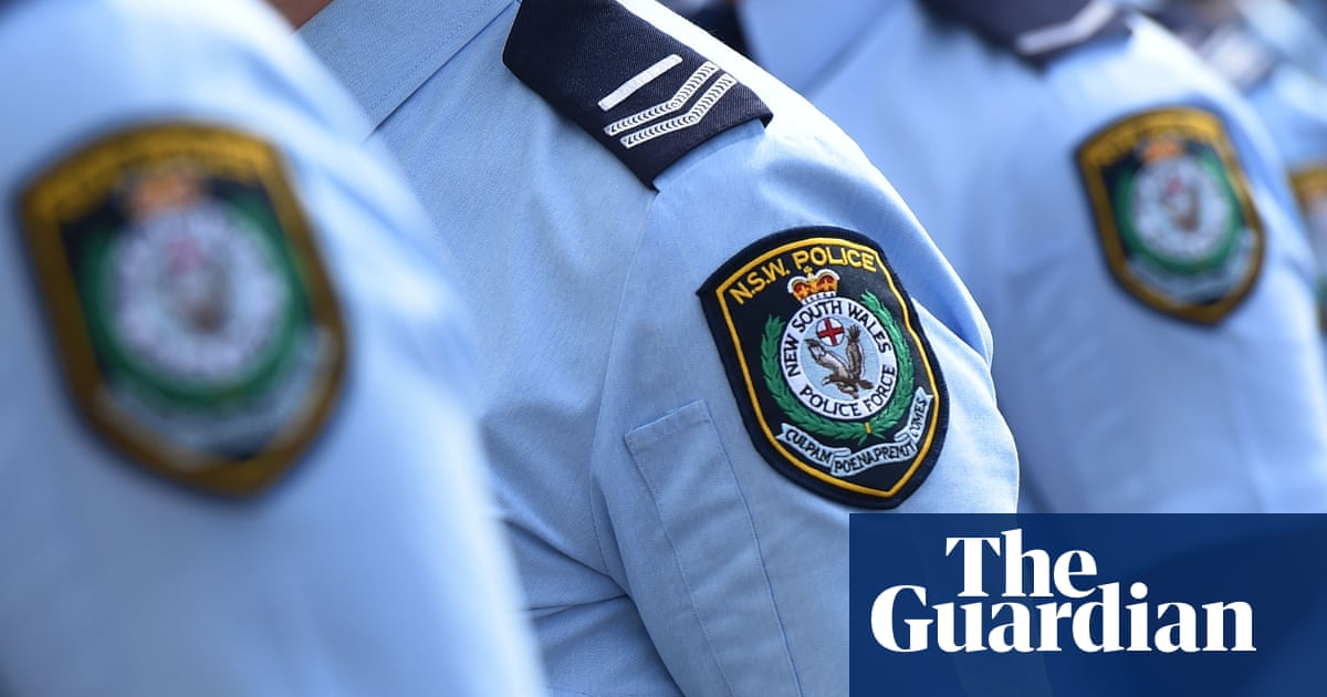 La policía de NSW dice que los gritos de los oficiales fuera de servicio de 'Allahu Akbar Boom' después de la disputa con el hombre musulmán fueron 'bromas entre amigos'
