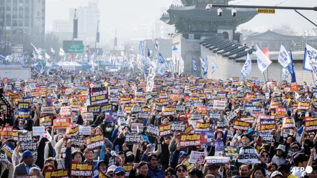 Las protestas se intensifican a medida que el tribunal de Corea del Sur se prepara para gobernar sobre el presidente acusado
